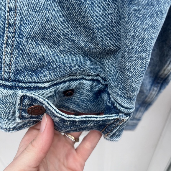 NWT Levi’s stone wash trucker denim bomber jacket w/red quilted lining • size XS - Picture 3 of 16